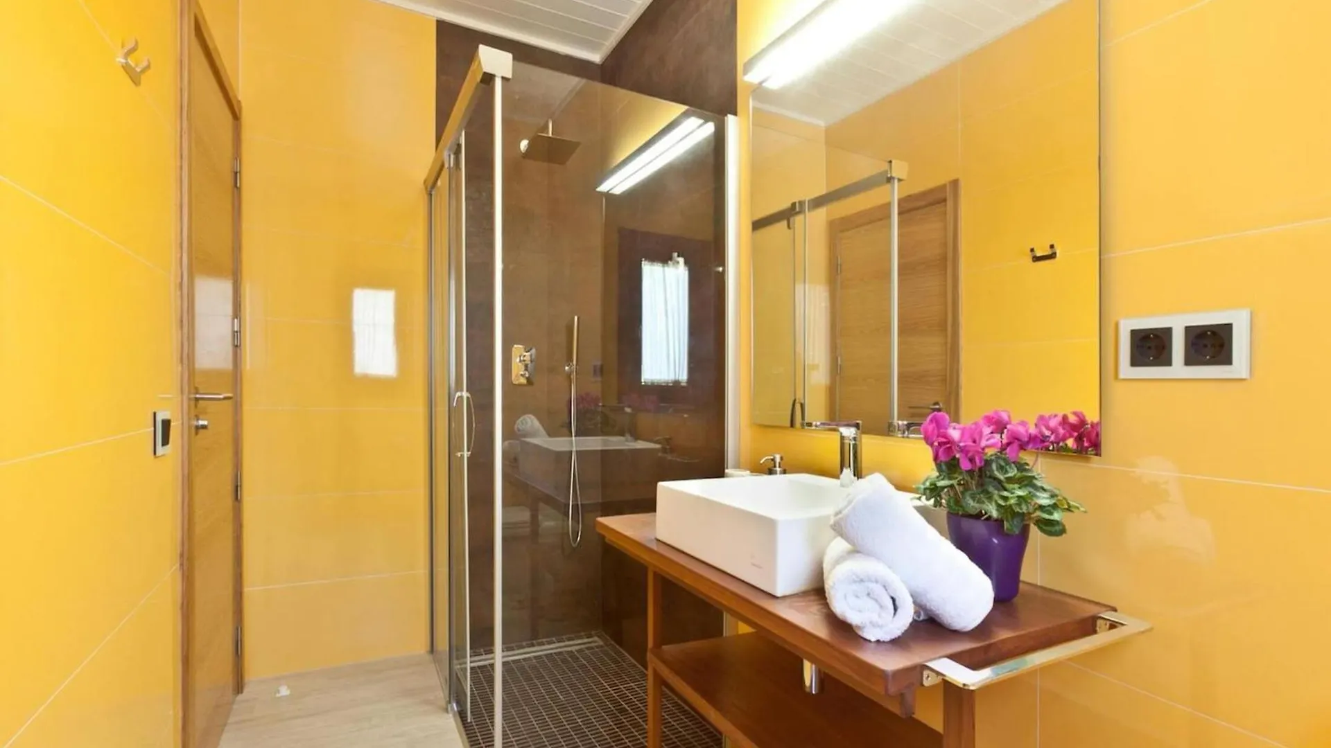 Beachfront Villa With Saltwater Pool San José